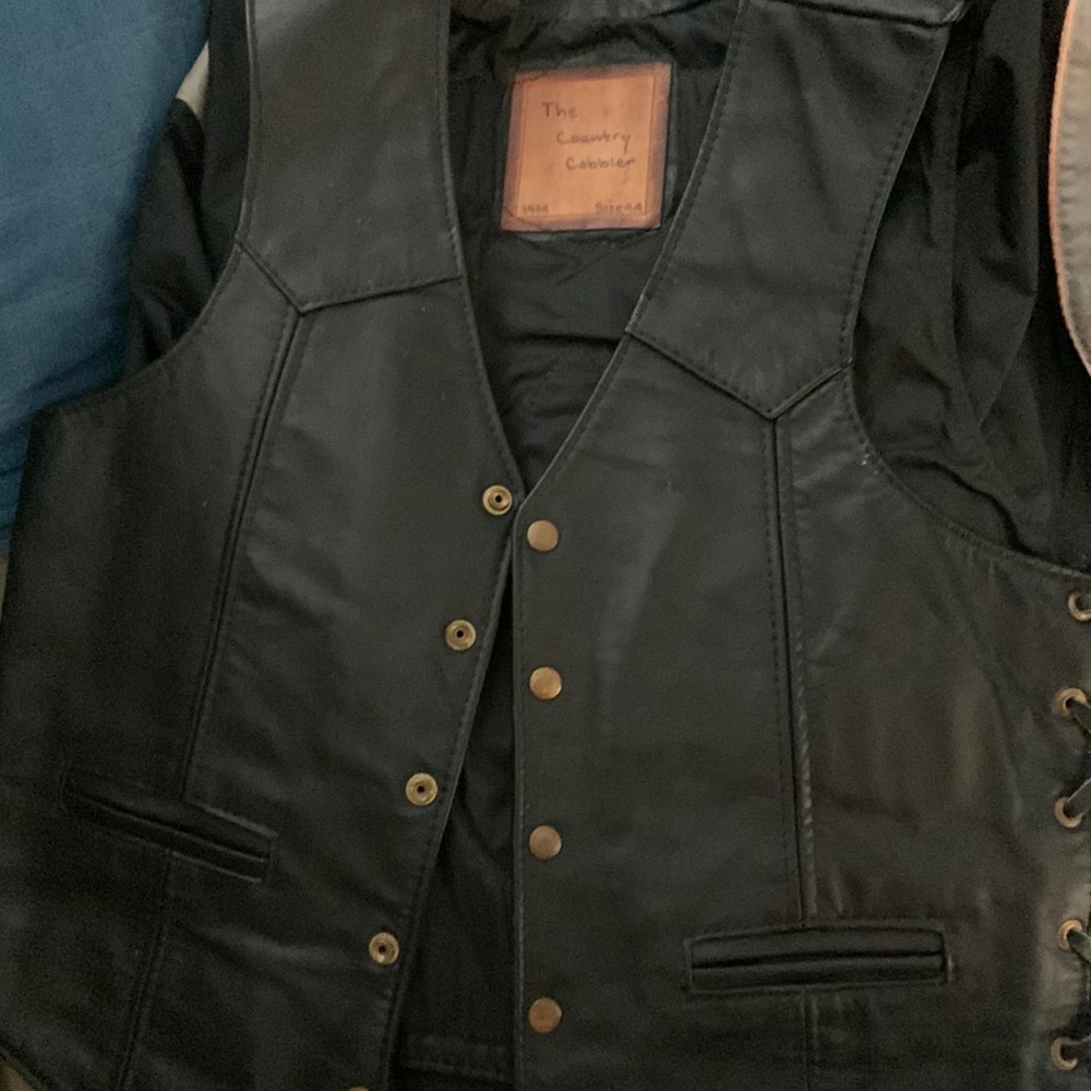 The country cobbler special made men’s size 44 vest